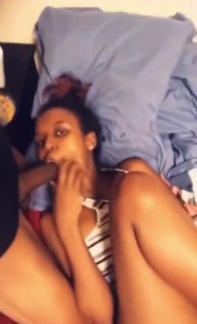 Somali woman giving blowjob